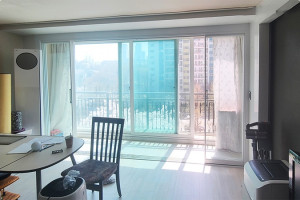 강남 진흥아파트의 변신: 초슬림 6연동 도어 설치로 공간 혁신하기